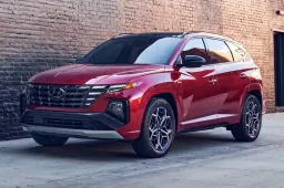 Hyundai Tucson, nel 2024 arriva il restyling: all'interno cambia tutto