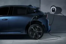 La nuova Lancia Ypsilon elettrica è già ordinabile, senza anticipo