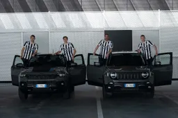 Nuovo logo Jeep 4xe per le maglie della Juventus 2021-2022