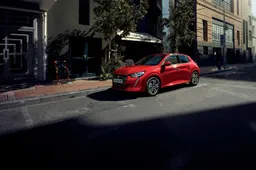 Peugeot 208 PureTech 75 veste i nuovi allestimenti Allure e Allure Pack