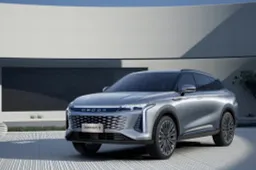 Omoda 9 debutta in Italia: info su motore, interni e arrivo sul mercato