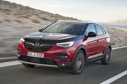 Opel Grandland X Hybrid4: il SUV ibrido plug-in e 4x4