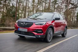 Trazione integrale elettrica per Opel Grandland X Hybrid4: come funziona