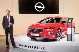 Opel Insignia GSi 2020: esterni, interni, motore e consumi