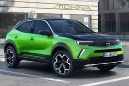 Nuovo logo Opel: il “fulmine” al debutto sulla Mokka