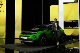 Opel Mokka-e sul palco della  finale di X Factor 2020