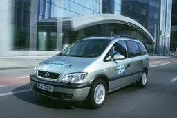 Opel anticipava il futuro con il prototipo HydroGen1 degli anni 2000