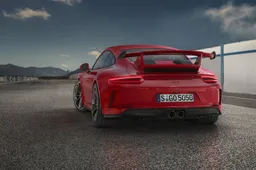 Tra le curve di Imola le emozioni del Porsche Festival 2018