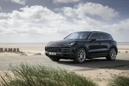 Porsche presenta la nuova Cayenne: è alla terza generazione