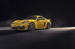 Porsche crede ancora nell'aspirato: ecco le nuove 718 Spyder e 718 Cayman GT4 [VIDEO]