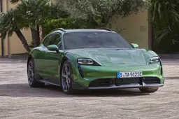 Porsche Taycan Cross Turismo: batterie, esterni e prezzo dell’off-road elettrica