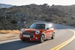 L'estate 2018 è MINI: le novità su Clubman e Countryman
