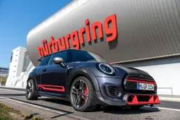 La Mini John Cooper Works GP alle prese con l’inferno verde