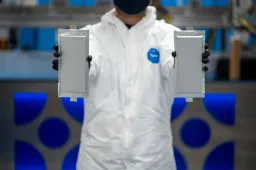 Ci siamo, BMW testa le nuove batterie allo stato solido