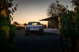 Rolls-Royce: no ibrido, solo elettrico