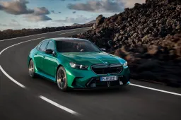 Nuova BMW M5, la supersportiva tedesca ora pesa come una Model X