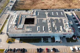 Porsche verso l'impatto zero: attivato l'impianto fotovoltaico di Padova