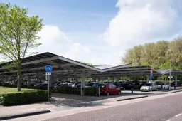 Parcheggio pannelli solari: in Francia diventa legge, e in Italia?