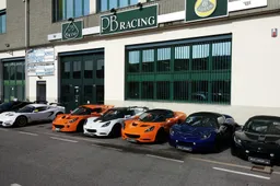 La nostra visita a PB Racing, la casa di Lotus Cars in Italia