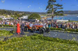 Pebble Beach anticipa: dal 2028 il Concorso d’Eleganza si terrà la seconda domenica di agosto