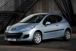 Peugeot 207: l’utilitaria diventa grande