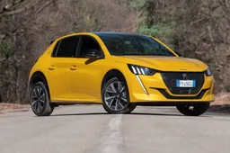 Peugeot 208: come cambia fuori e dentro