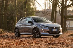Peugeot 208 GT Line: prezzo nuovo e usato, foto, motori, interni
