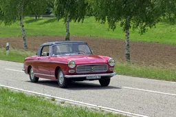 Peugeot 404: compie 60 anni la creatura di Pininfarina