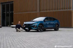 Peugeot 408: prezzo, interni, dimensioni, prova su strada