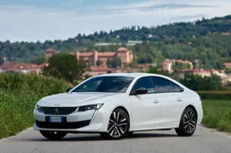 Peugeot 508 HYbrid | Prova su strada, interni, motore e prezzo