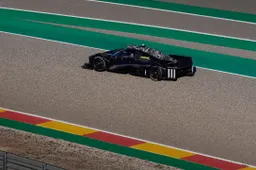 Peugeot 9X8 in pista senza ala posteriore: i primi test ad Aragon