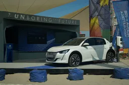 Peugeot chiude il Jova Beach Party a Linate con la e-208