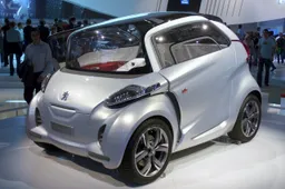 Peugeot BB1, la concept car elettrica a metà tra auto e moto