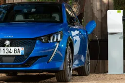 Peugeot e-208: prezzo, allestimenti e configuratore