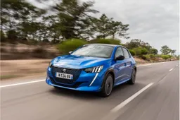 Peugeot e-208 ed e-2008 ora hanno più autonomia e vanno più lontane