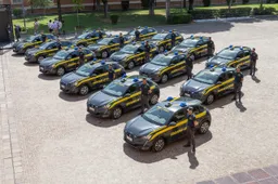 Consegnata alla Guardia di Finanza la nuova flotta di Peugeot 208 elettriche