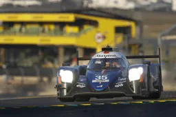 Le Alpine A470 LMP2 protagonista a Le Mans