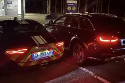 Beccato ubriaco a 230 km/h: inseguimento con la Alpine A110 della Polizia