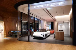 Porsche@CityLife: il nuovo concept store del Brand apre a Milano