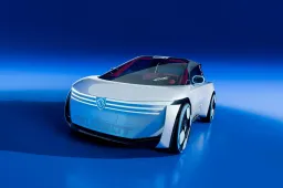 Peugeot Polygon Concept: il futuro si guida con le mani sul digitale