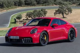 Porsche raccomanda: occhio a lasciare la vostra 911 ibrida sotto al sole. Ecco perché