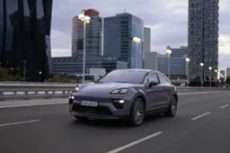 Porsche Macan: tra elettrico e benzina è lei l’ago della bilancia. Ecco come vanno le cose