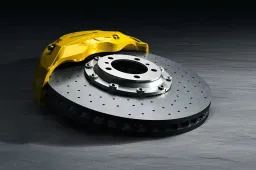 I freni in ceramica PCCB di Porsche sono il top e costano come una citycar