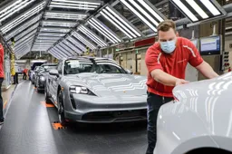 Porsche è pronta a ripartire con la produzione delle sue supersportive