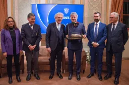 Fabrizio Giugiaro premiato con l’ASI Designer Award: un tributo all’innovazione e alla visione del futuro