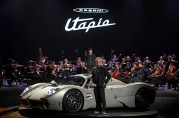 Pagani porta al debutto Utopia: motore V12 e trasmissione manuale
