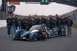 Batteria si ricarica in 4 minuti: dalla pista una svolta per le elettriche?