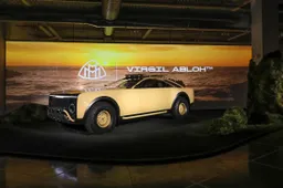 Mercedes omaggia Virgil Abloh con la Project MayBach, mai così tanto visionaria