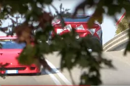 Passato e presente Ferrari si incontrano su strada ed è subito storia [VIDEO]