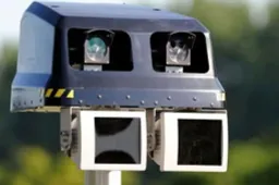 L'autovelox lo sorprende a 237 km/h in Francia: scatta un particolare divieto